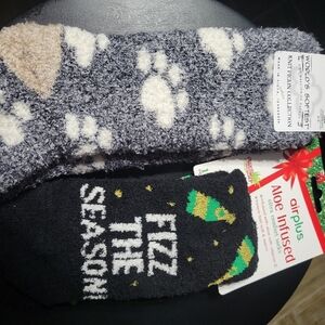 Bundle-World's Softest Knit Pickin Collection Socks & Aloe Infused Holiday Sox